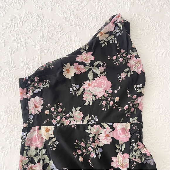 NWOT Bring Me Close Black Floral Print One-Shoulder High-Low Dress Large - Picture 3 of 7